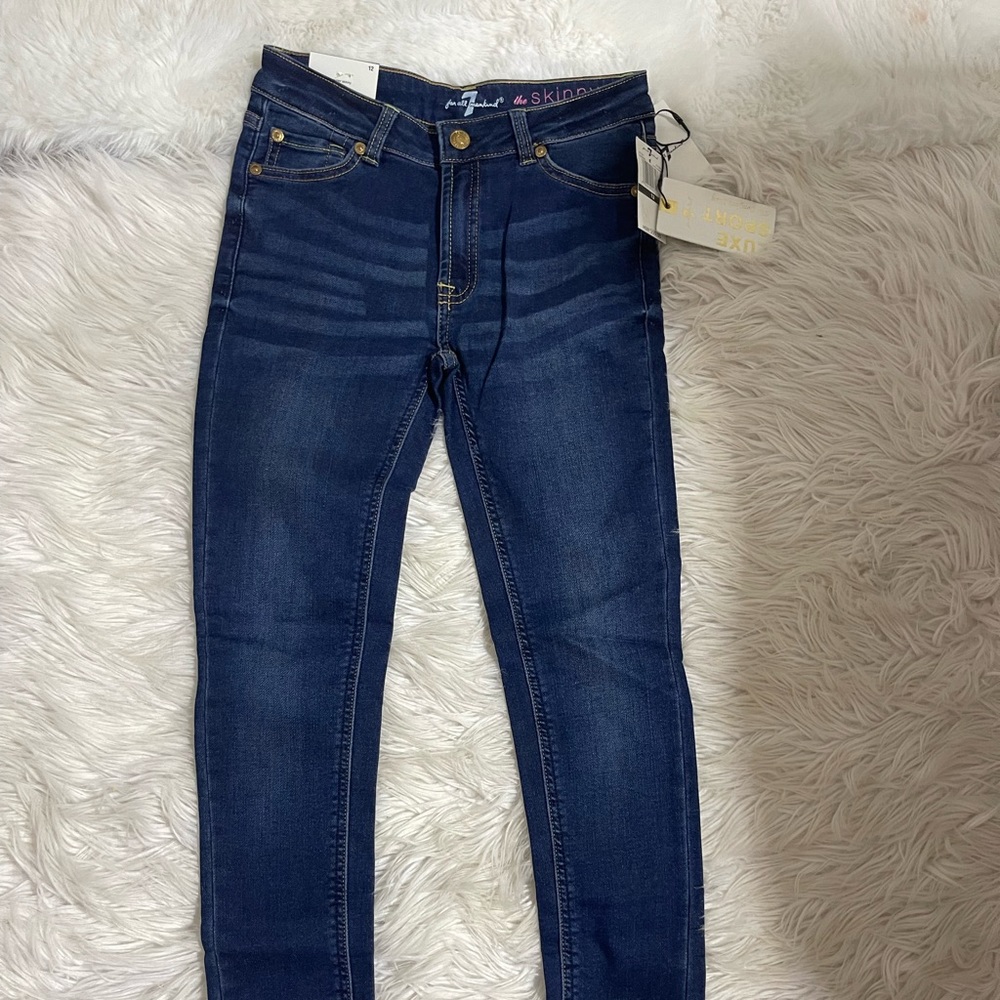 BRAND NEW JEANS